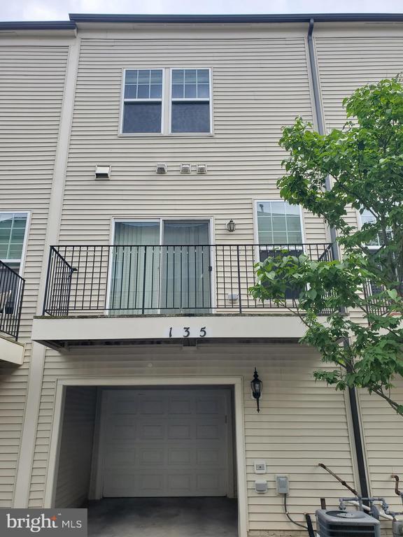 Building Photo - 135 Prado Ln