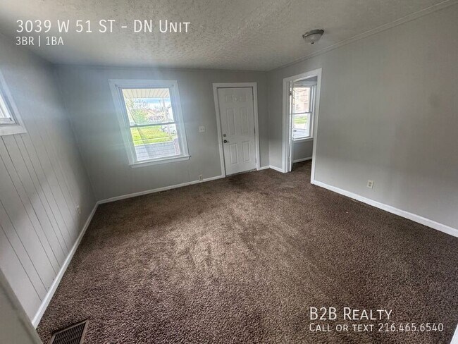Building Photo - 3039 W 51st St