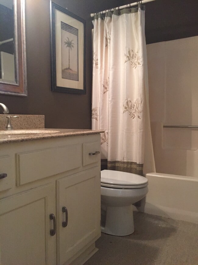 Building Photo - 214 Westbrooke Dr