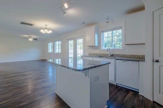 Building Photo - Like new construction 2 story home 4 bedro...