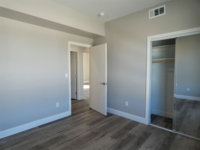Building Photo - 1628 S La Brea Ave