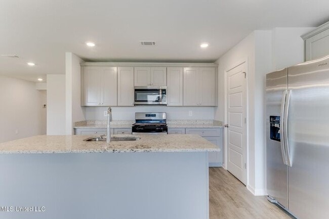 Building Photo - 1057 Enclave Cir