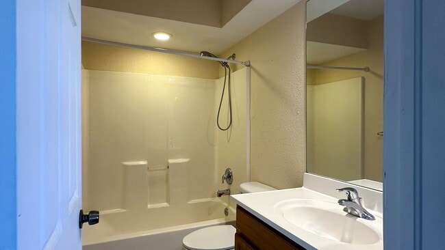 Building Photo - 6944 Rosemont Dr