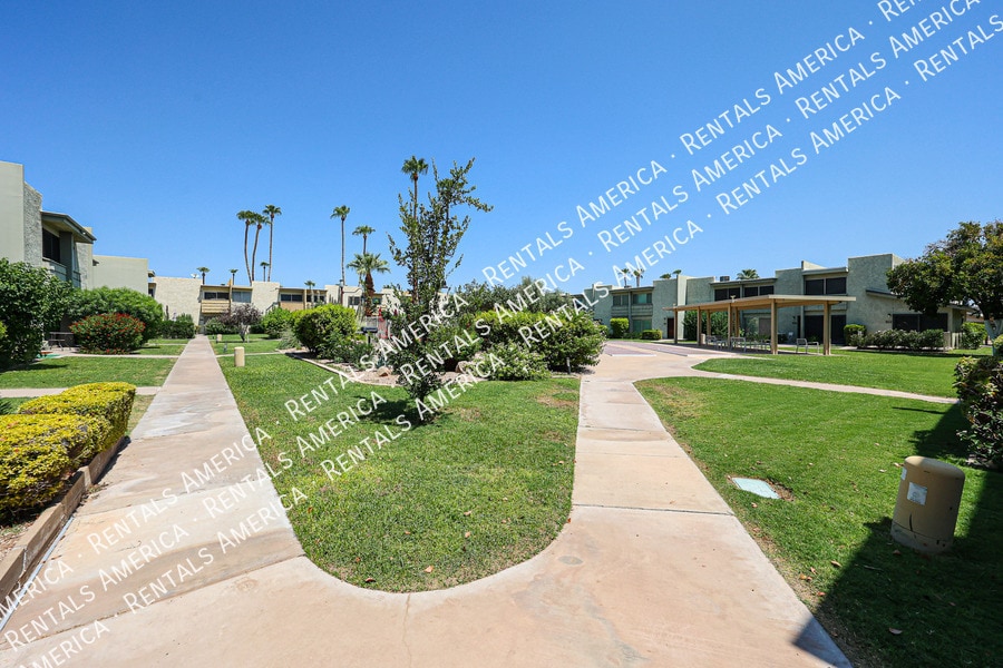 Building Photo - 4630 N 68th St