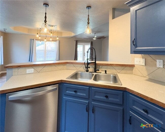 Building Photo - 308 Oak Ridge Dr