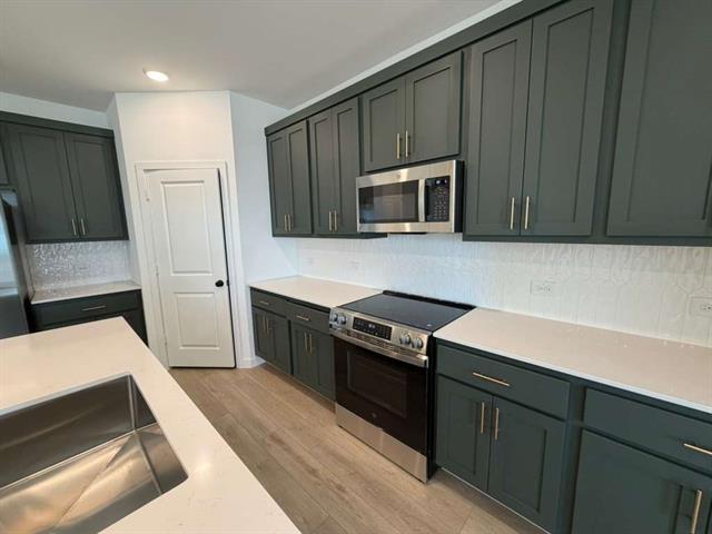 Building Photo - 1901 Jamestown Wy