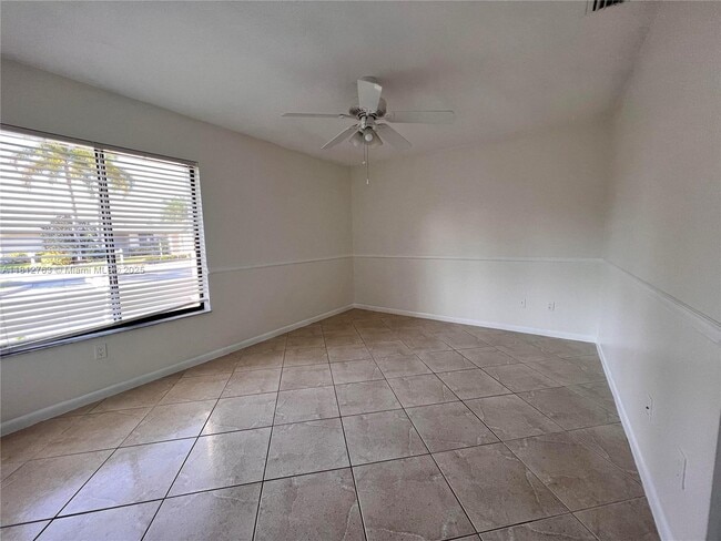 Building Photo - 9554 Biscayne Park Ct