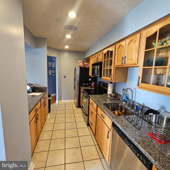 Building Photo - 6600 St Ignatius Dr