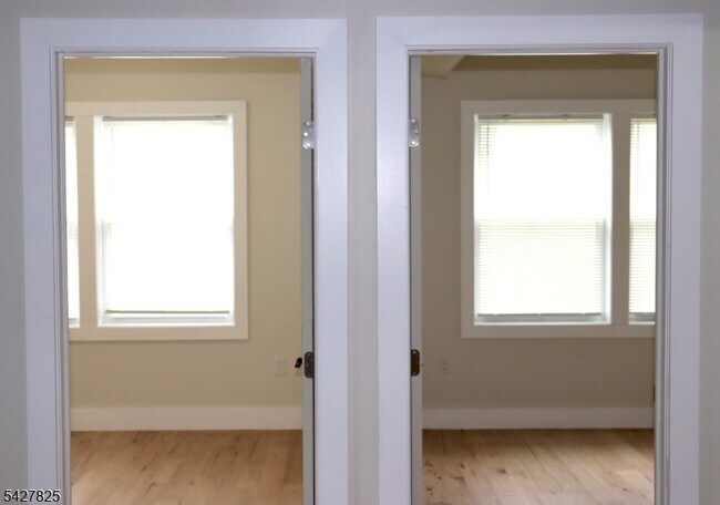 Building Photo - 10 Bruen Ave