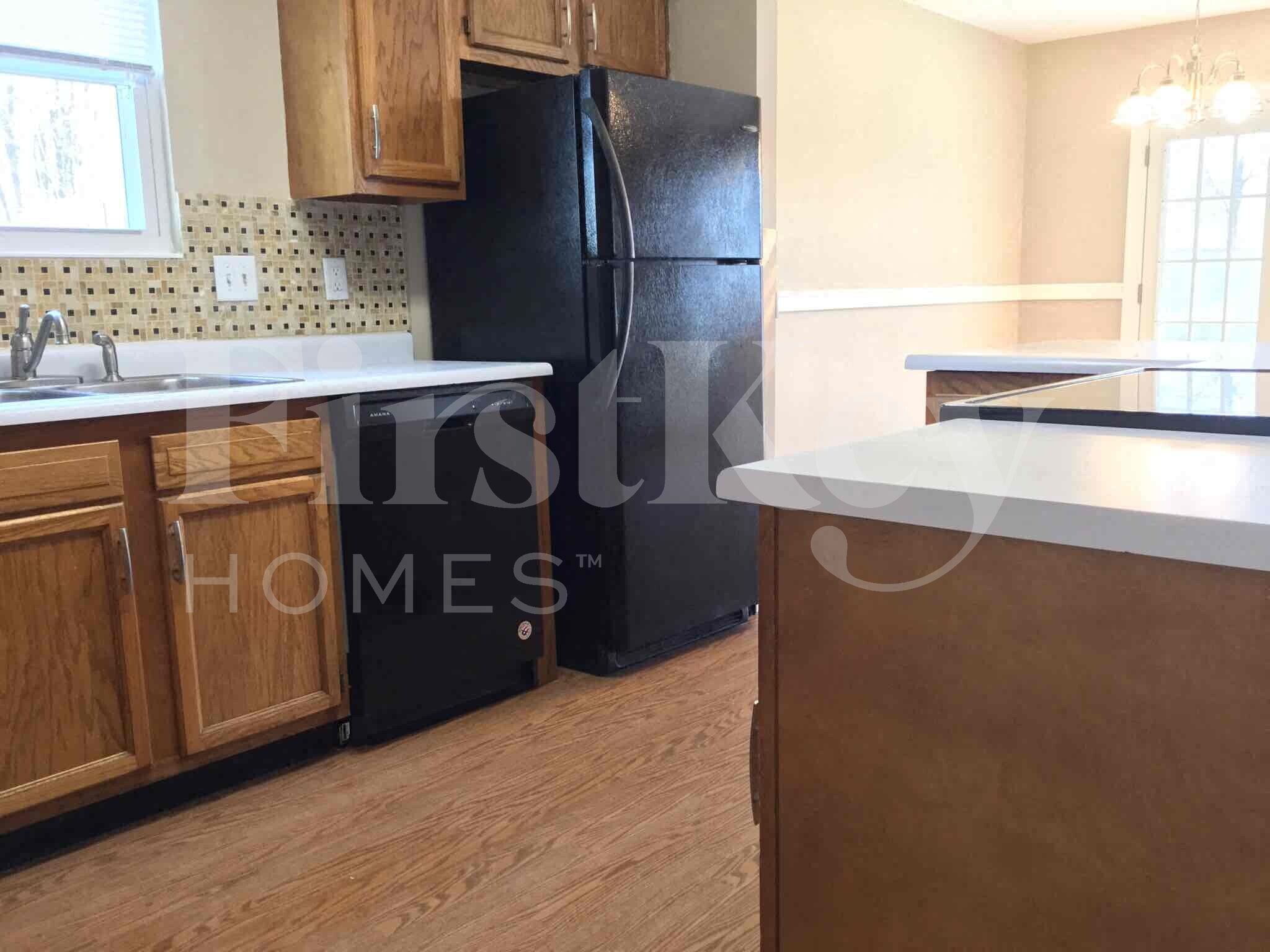 Building Photo - 687 Bobolink Ct