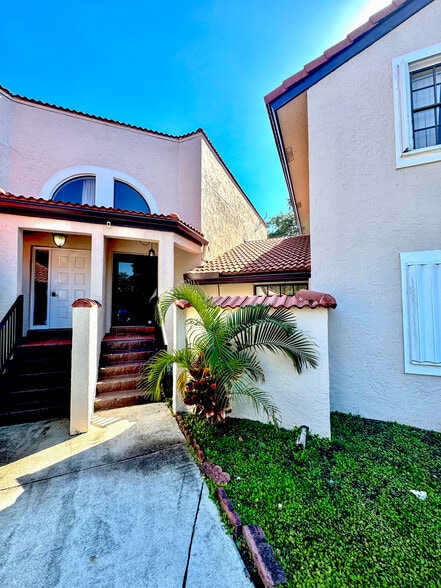 Building Photo - 9151 W Sunrise Blvd