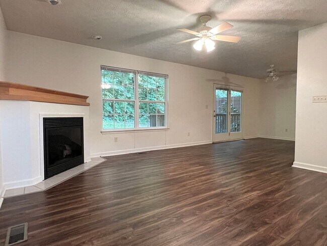 Building Photo - 2729-2733 Wyndham Way