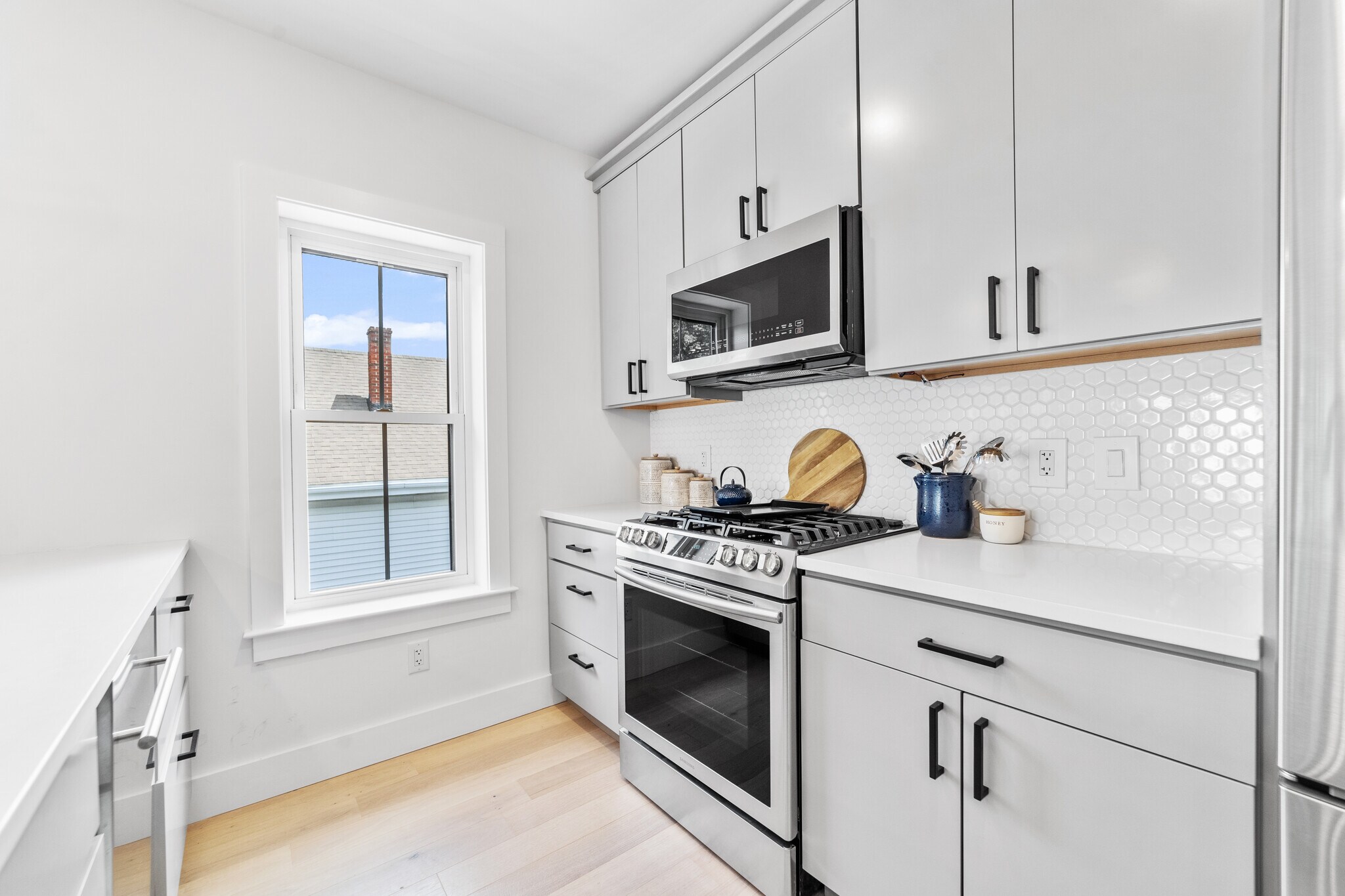 Building Photo - 208 Spencer Ave