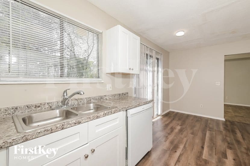 Building Photo - 6249 Creekford Ln