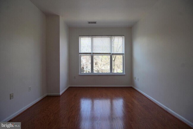 Building Photo - 2791 Centerboro Dr