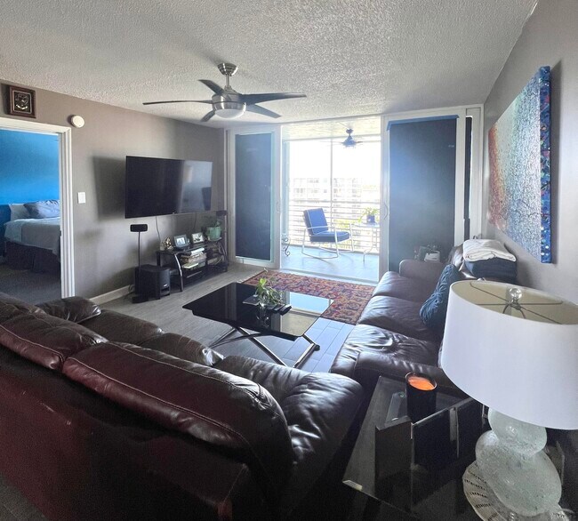 Building Photo - 2731 NE 14th Street Causeway