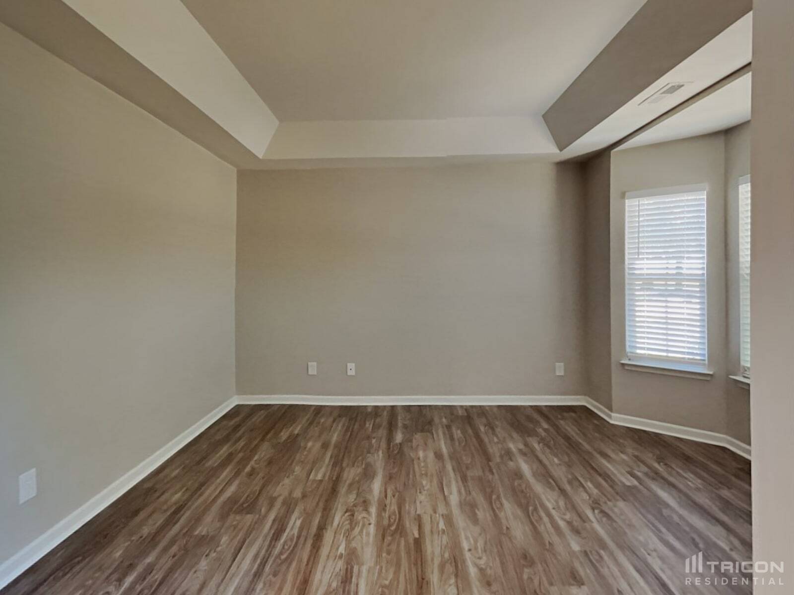 Building Photo - 1001 Southridge Dr