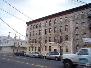 Building Photo - 518-524-524 John F. Kennedy Blvd