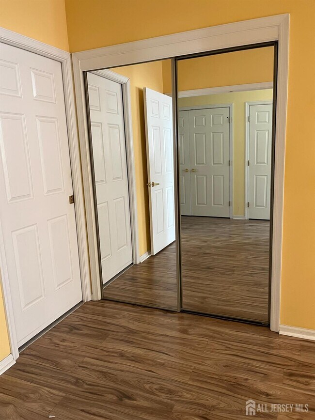 Building Photo - 11 Umberland Pl