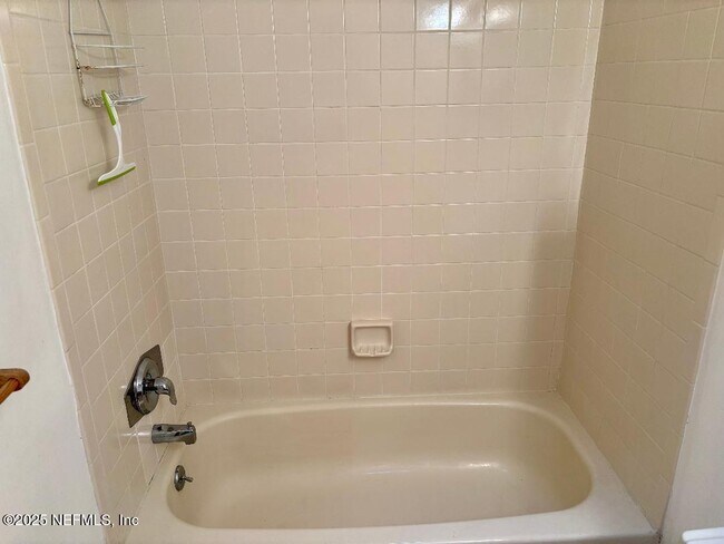 Building Photo - 5124 Rosebay Ct