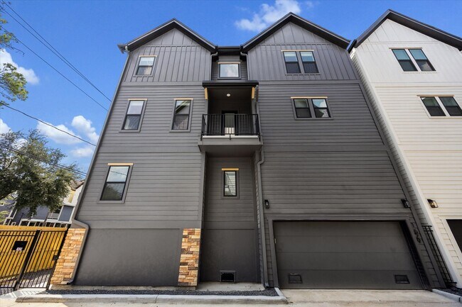 Building Photo - 1629 Beall St