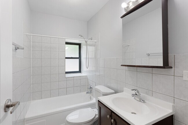Building Photo - 4555 Malden St