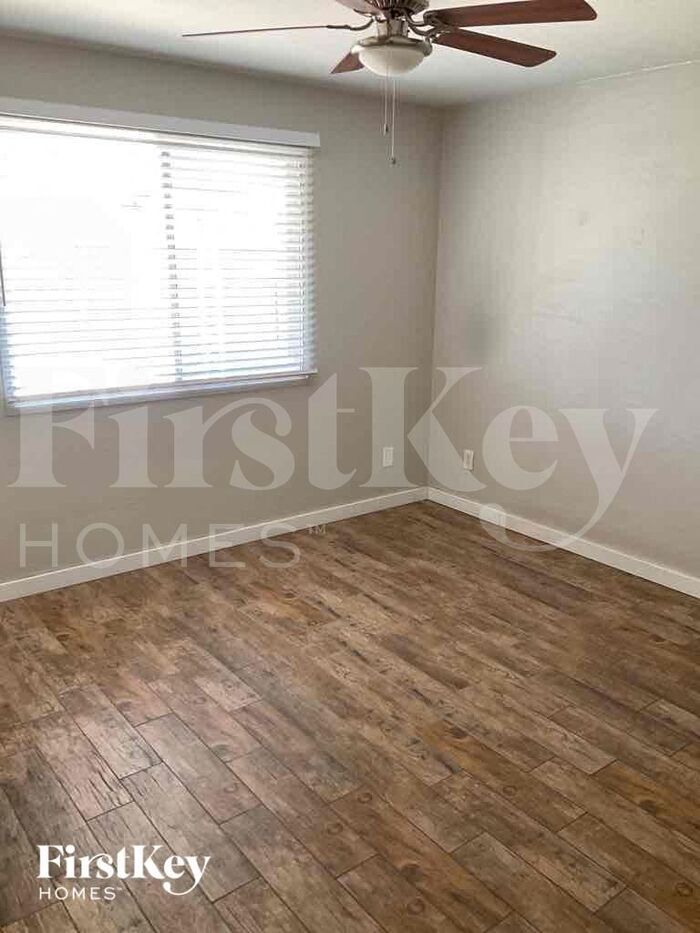 Building Photo - 3839 W Lupine Ave