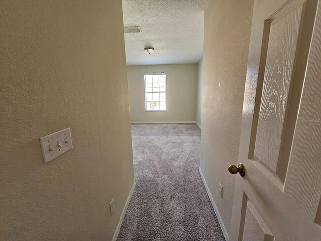 Building Photo - 608 Cresting Oak Cir