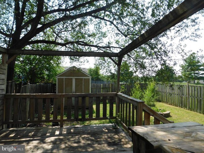 Building Photo - 214 Banbury Terrace