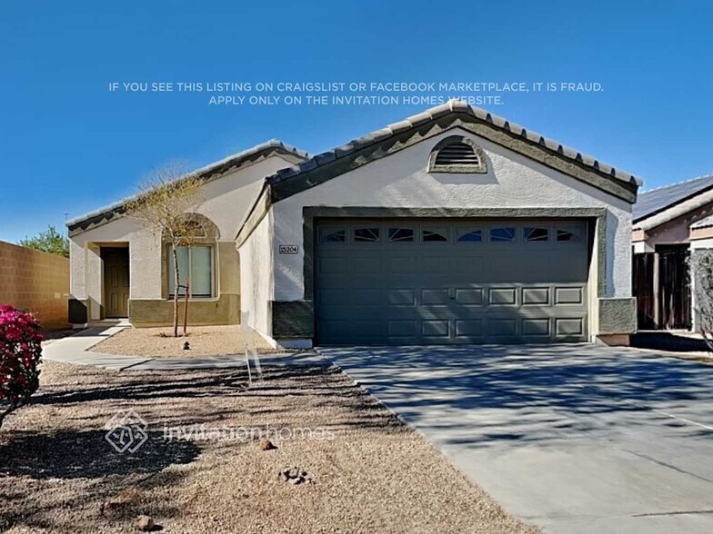 Primary Photo - 15204 N Poppy St