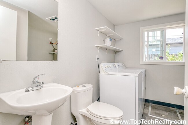 Building Photo - 14390 SW Furlong Way