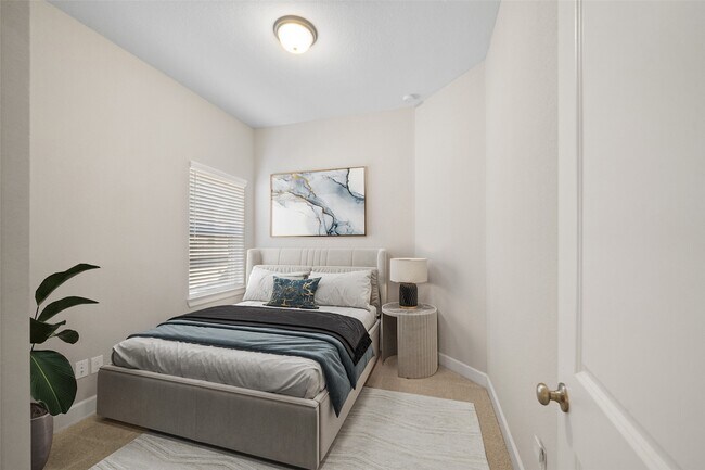 Building Photo - 15527 Maple