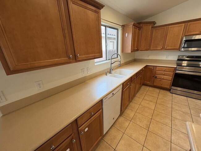 Building Photo - Vail School District Beauty