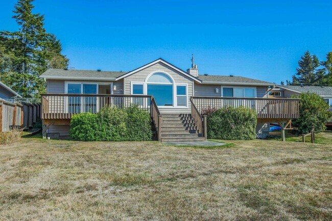 Building Photo - Lovely Mid-Island Home Available August 19th!