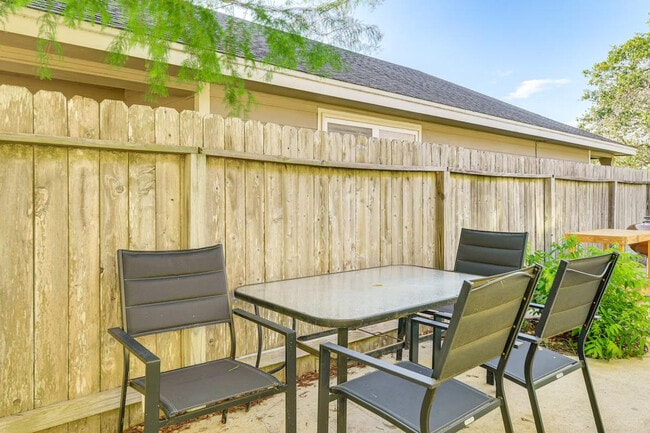 Building Photo - 1509 Oak Harbor Dr