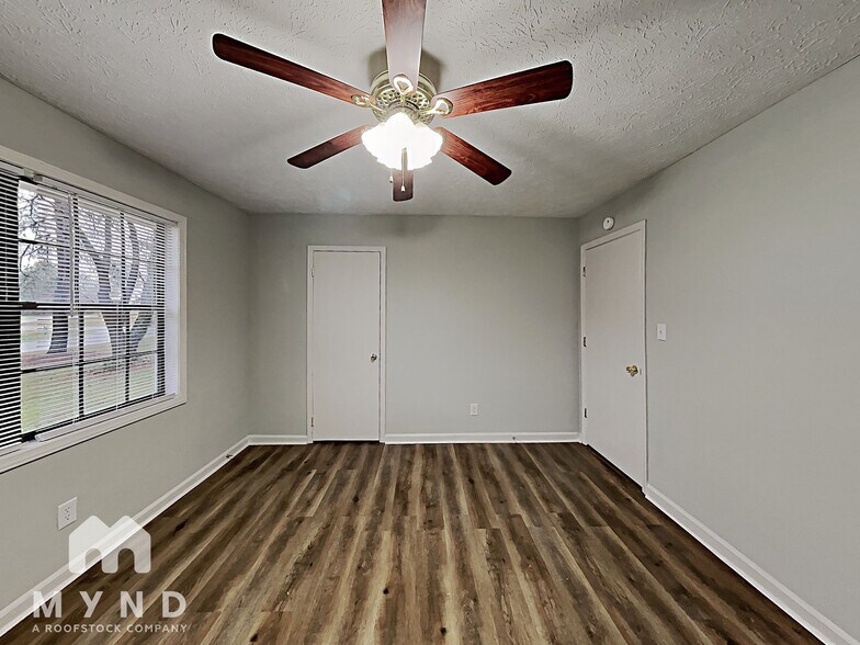Building Photo - 70 Highland Cir
