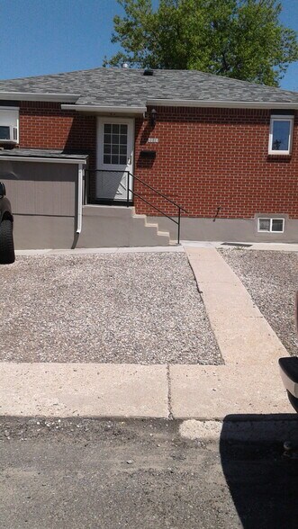 Primary Photo - 2214 E 17th St