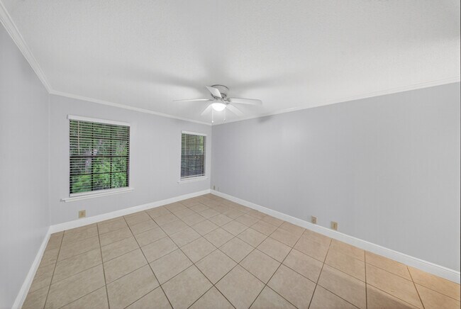 Building Photo - 5300 Treetops Dr