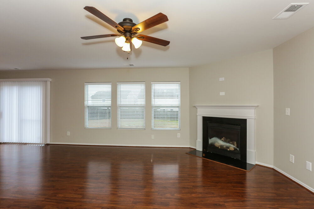 Building Photo - 9727 Hollystone Ln