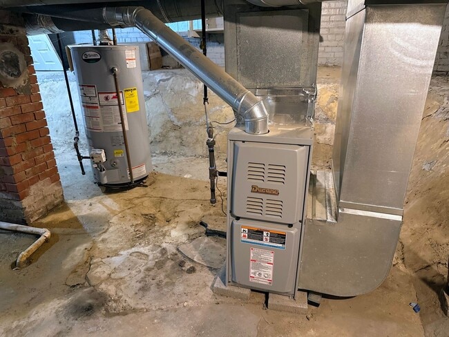 Building Photo - Newly renovated 3-bedroom, 1-bath home in Akron