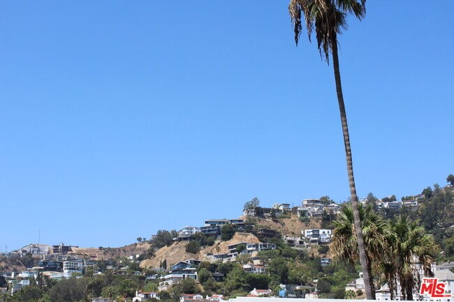Building Photo - 1412 N Crescent Heights Blvd