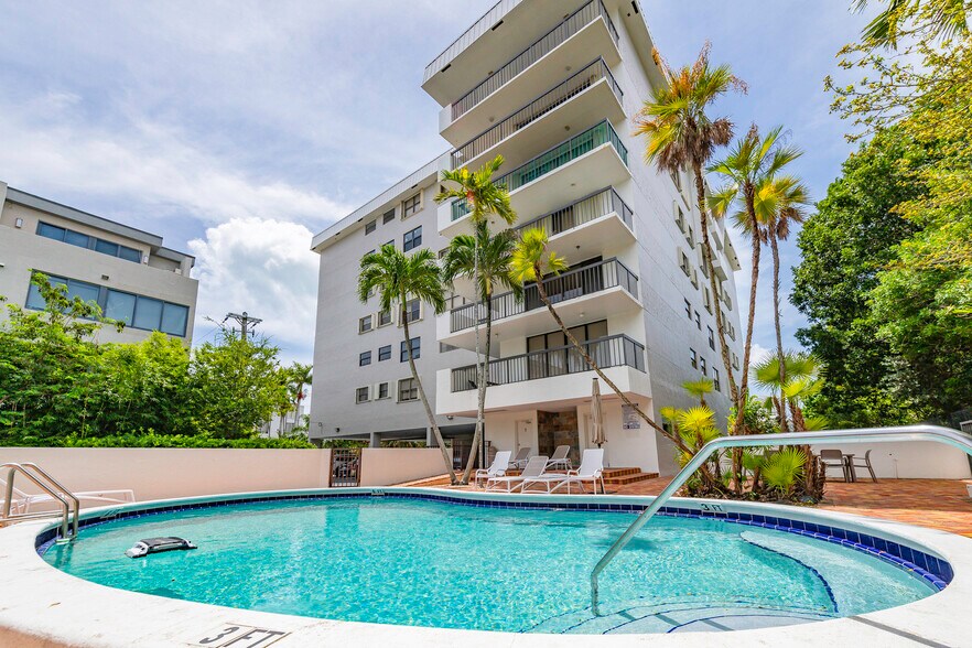 Building Photo - 9300 Bay Harbor Ter