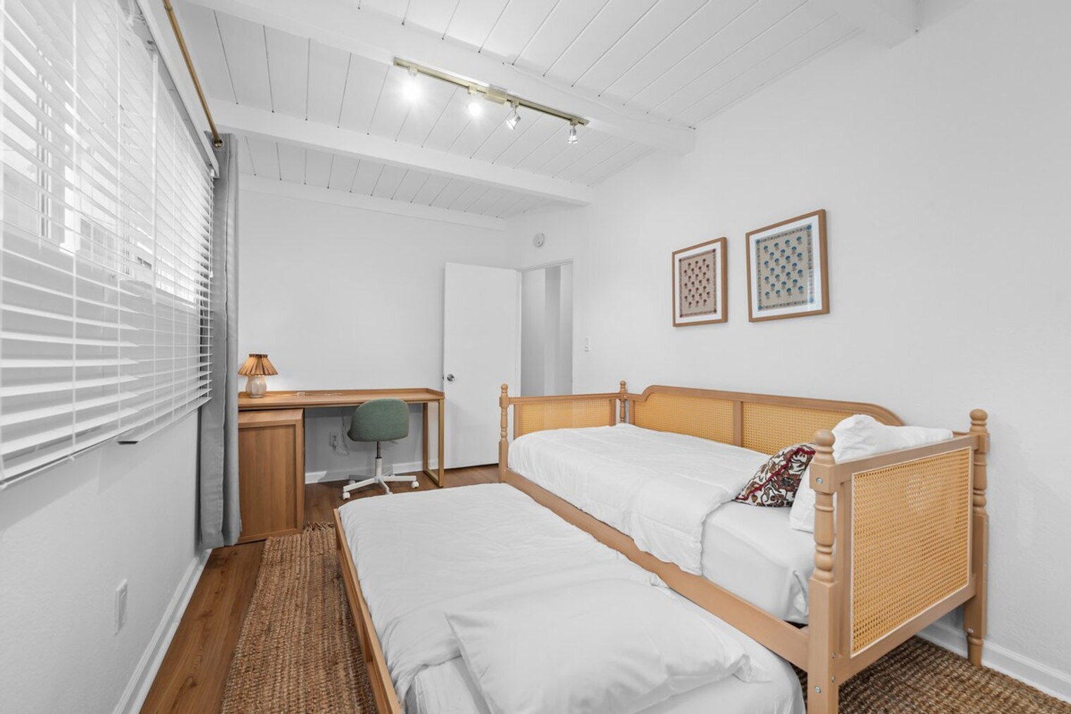 Building Photo - 2710 L St