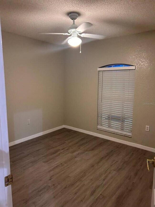 Building Photo - 669 Sierra Cir