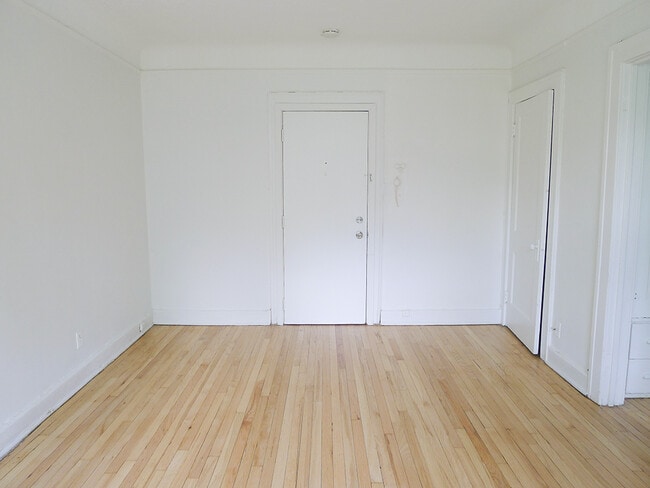 Building Photo - 1780 Van Dyke St