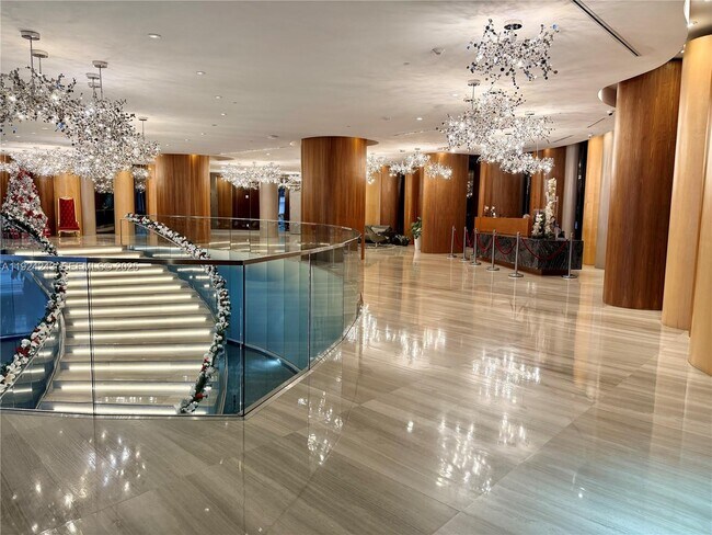 Building Photo - 488 NE 18th St