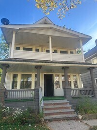 Building Photo - Nice Cozy downstairs unit