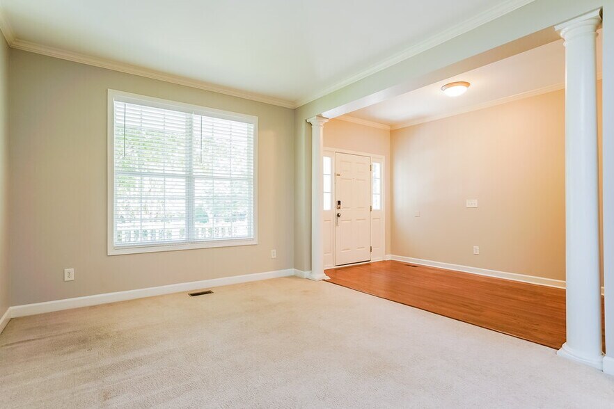 Building Photo - 1320 Trailing Rose Ct