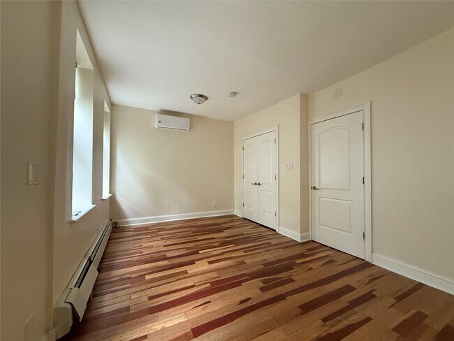 Primary Photo - 139 Kingston Ave