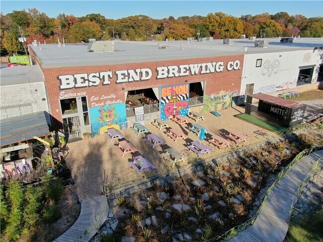 Building Photo - 3 Bedroom 2 Bath near the Beltline